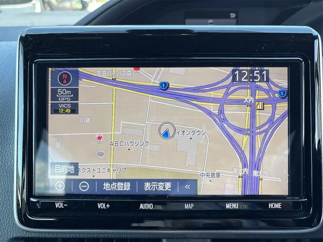 Toyota Noah 2018 photo 2