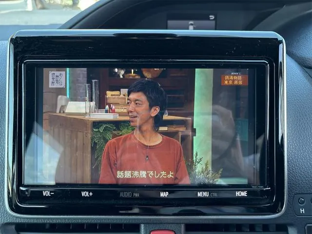 Toyota Noah 2018 photo 4