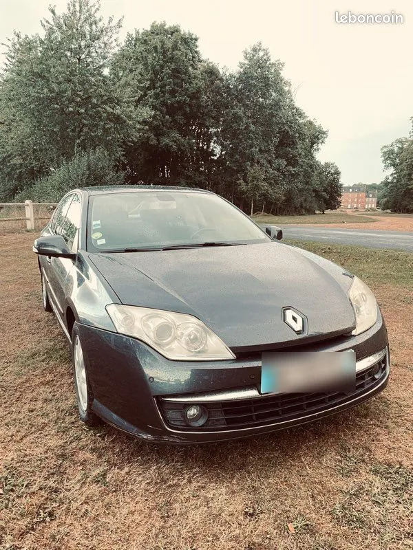 Renault Laguna 2010 photo 3