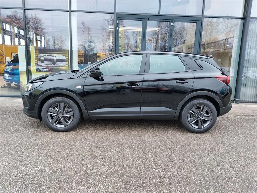 Opel Grandland X 2023 photo 2