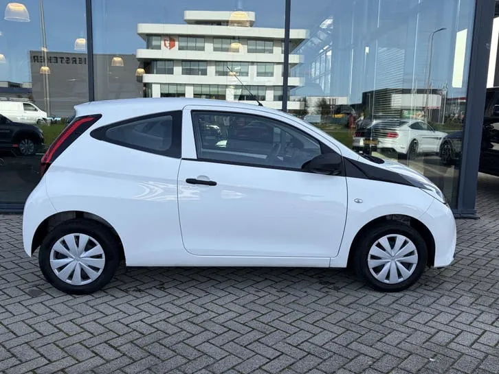Toyota Aygo 2021 photo 2