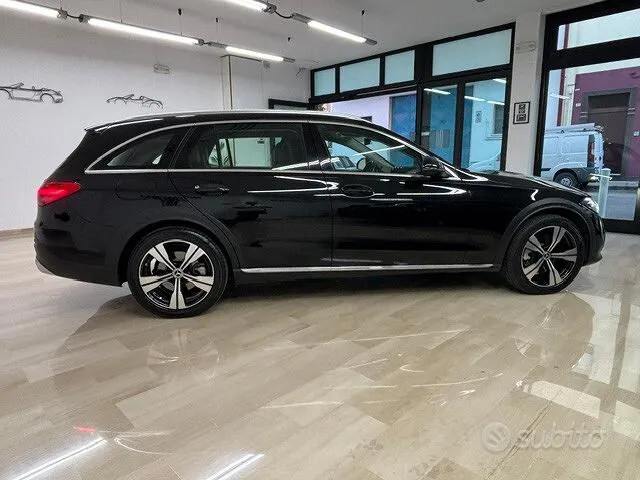 Mercedes-Benz C-Class 2023 photo 4