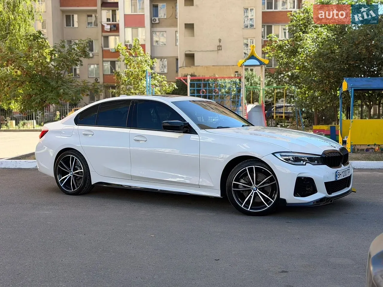 BMW 3 Series 2019 photo 5
