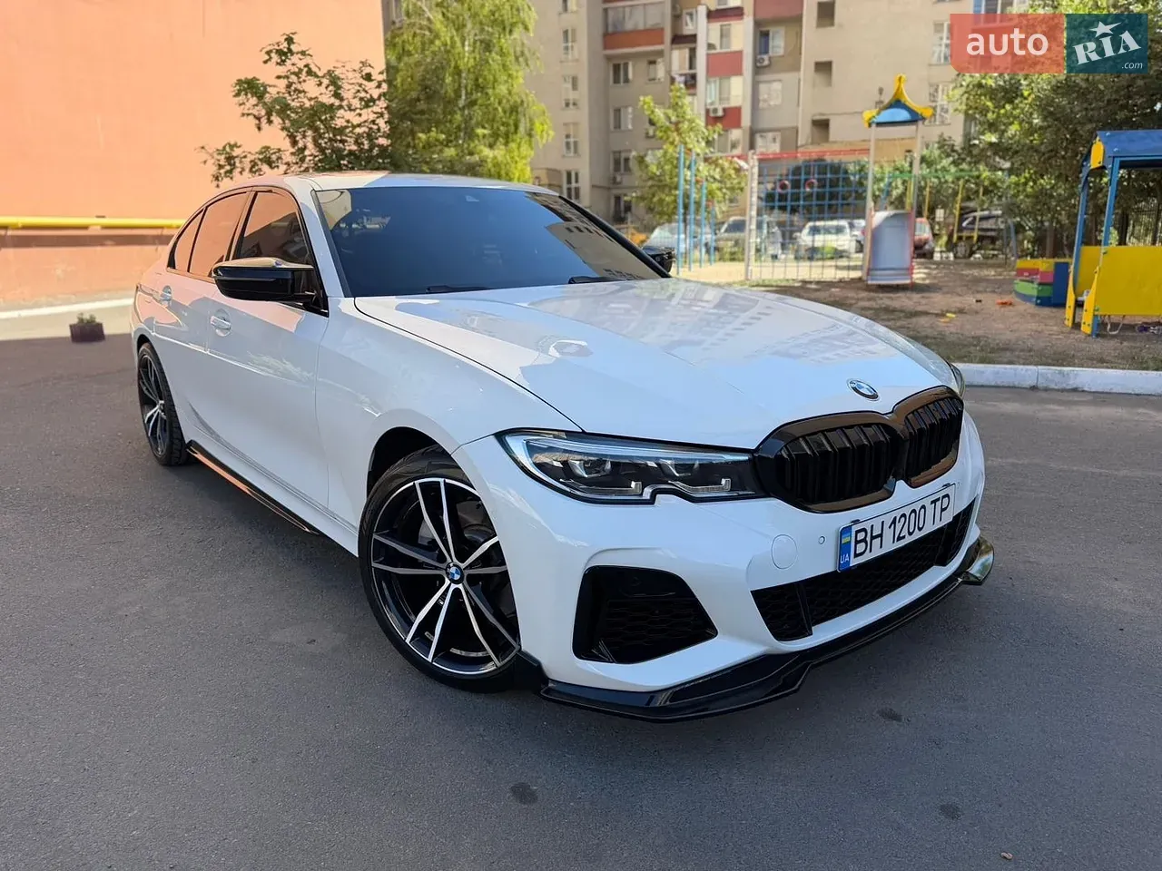 BMW 3 Series 2019 photo 4