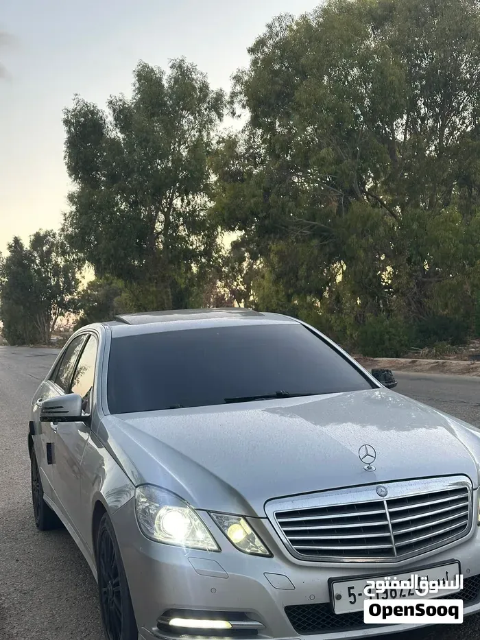 Mercedes-Benz E-Class 2011 photo 3