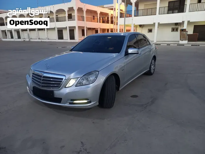 Mercedes-Benz E-Class 2011 photo 5