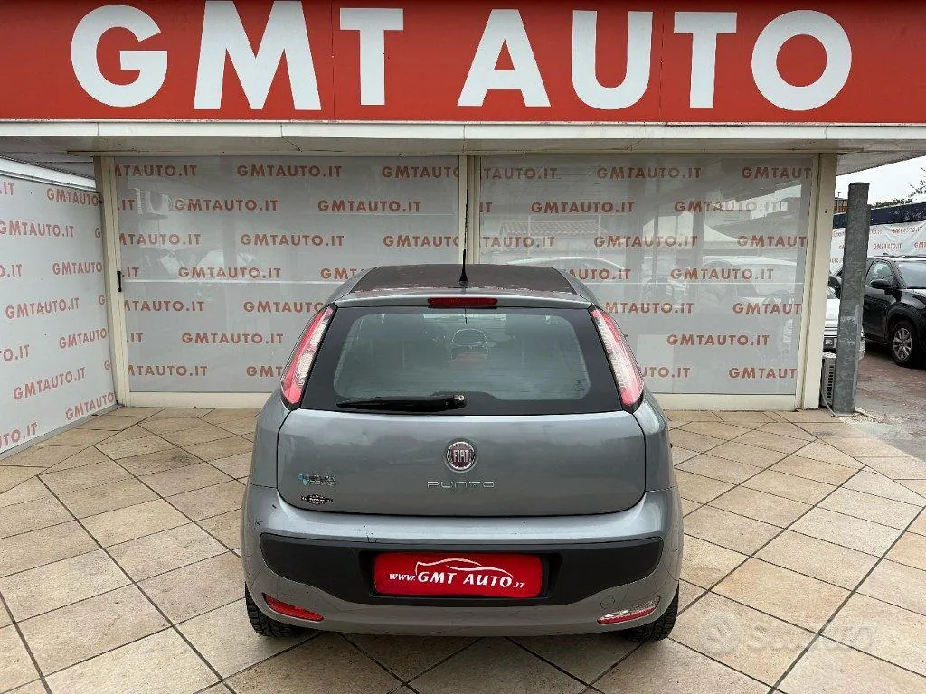 Fiat Grande Punto 2012 photo 3