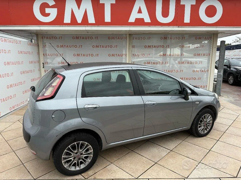 Fiat Grande Punto 2012 photo 4