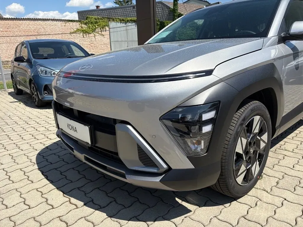 Hyundai Kona photo 3