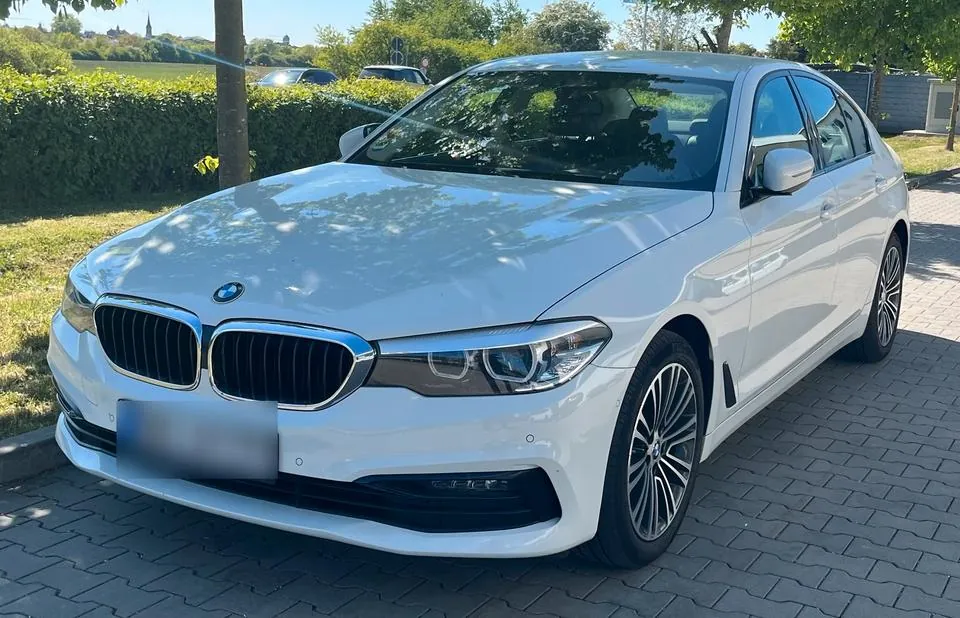 BMW G30