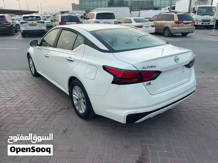 Nissan Altima 2023 photo 2