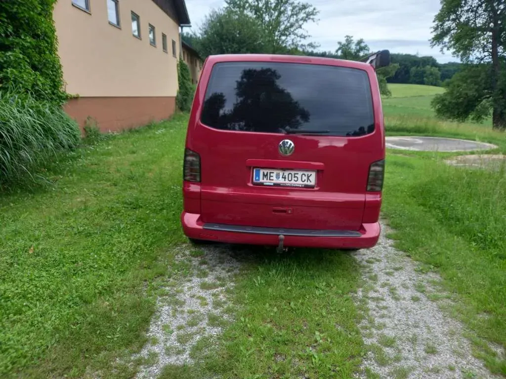 Volkswagen T5 2004 photo 2
