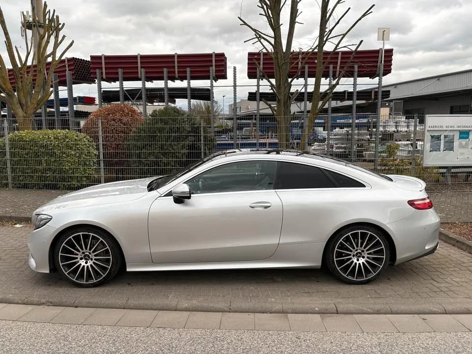 Mercedes-Benz E 200 Coupé