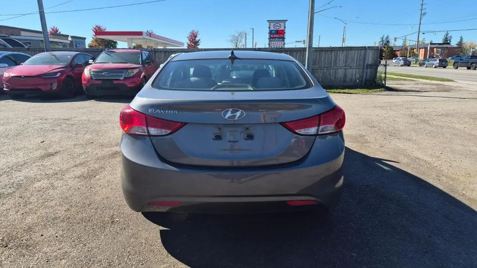 Hyundai Elantra 2013 photo 4