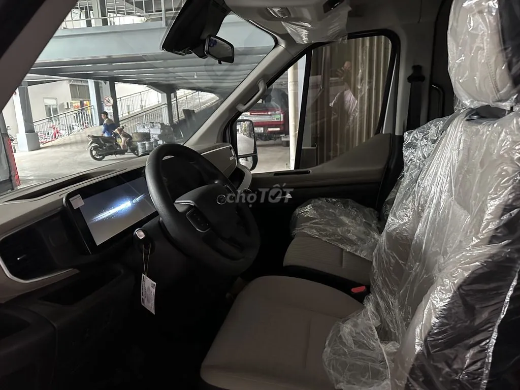 Ford Transit 2025 photo 4