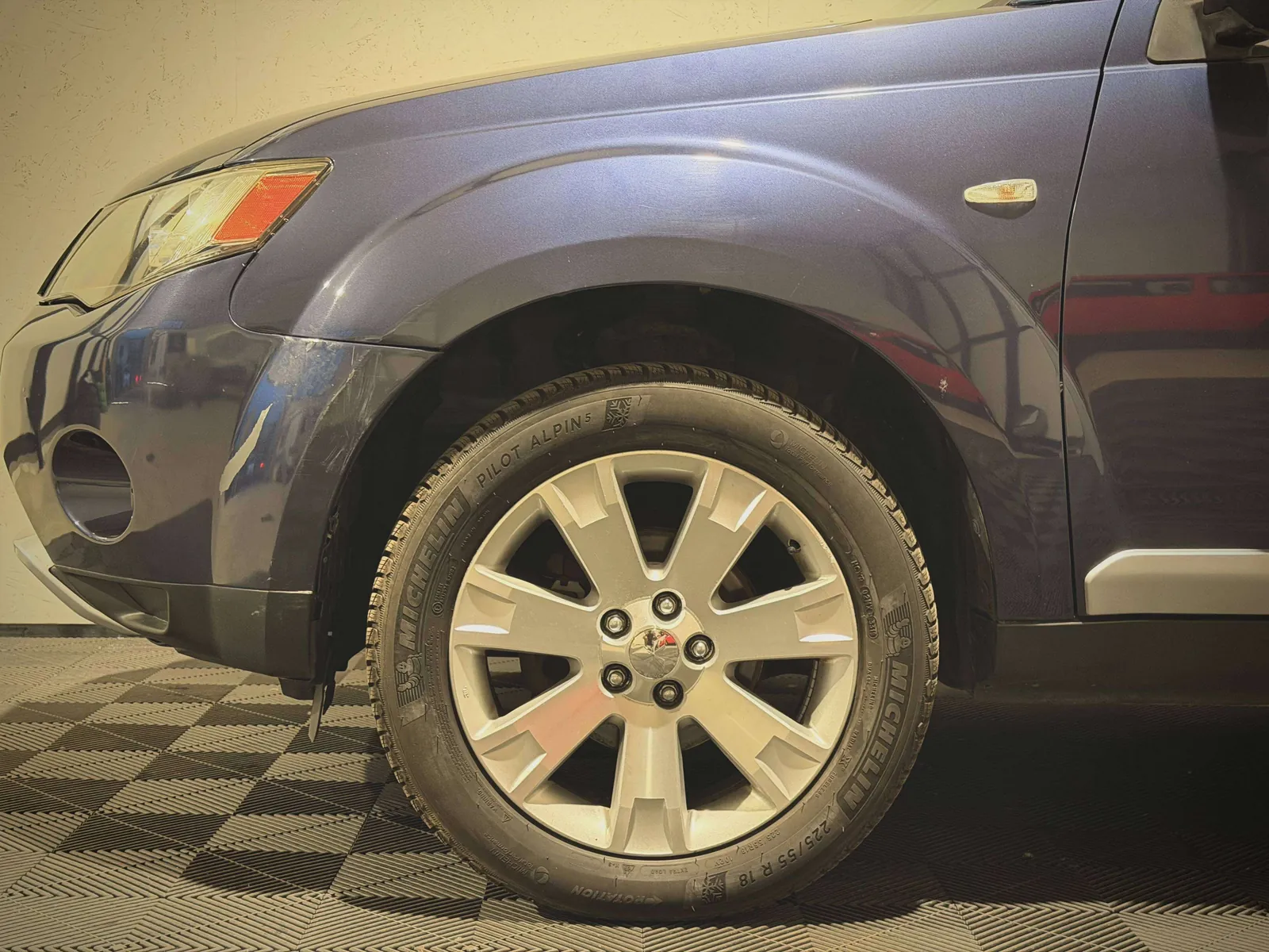 Mitsubishi Outlander 2009 photo 2