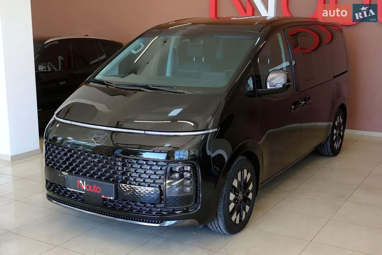 Hyundai Staria 2025 photo 3