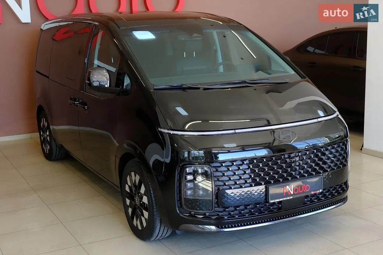 Hyundai Staria 2025 photo 4