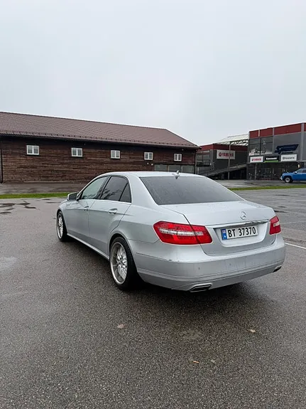 Mercedes-Benz E-Class 2013 photo 4