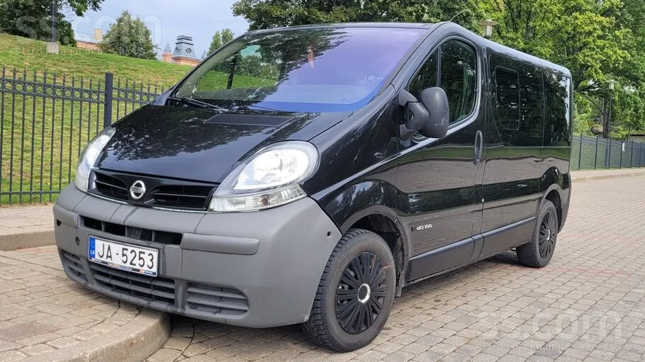 Nissan Primastar 2004 photo 2