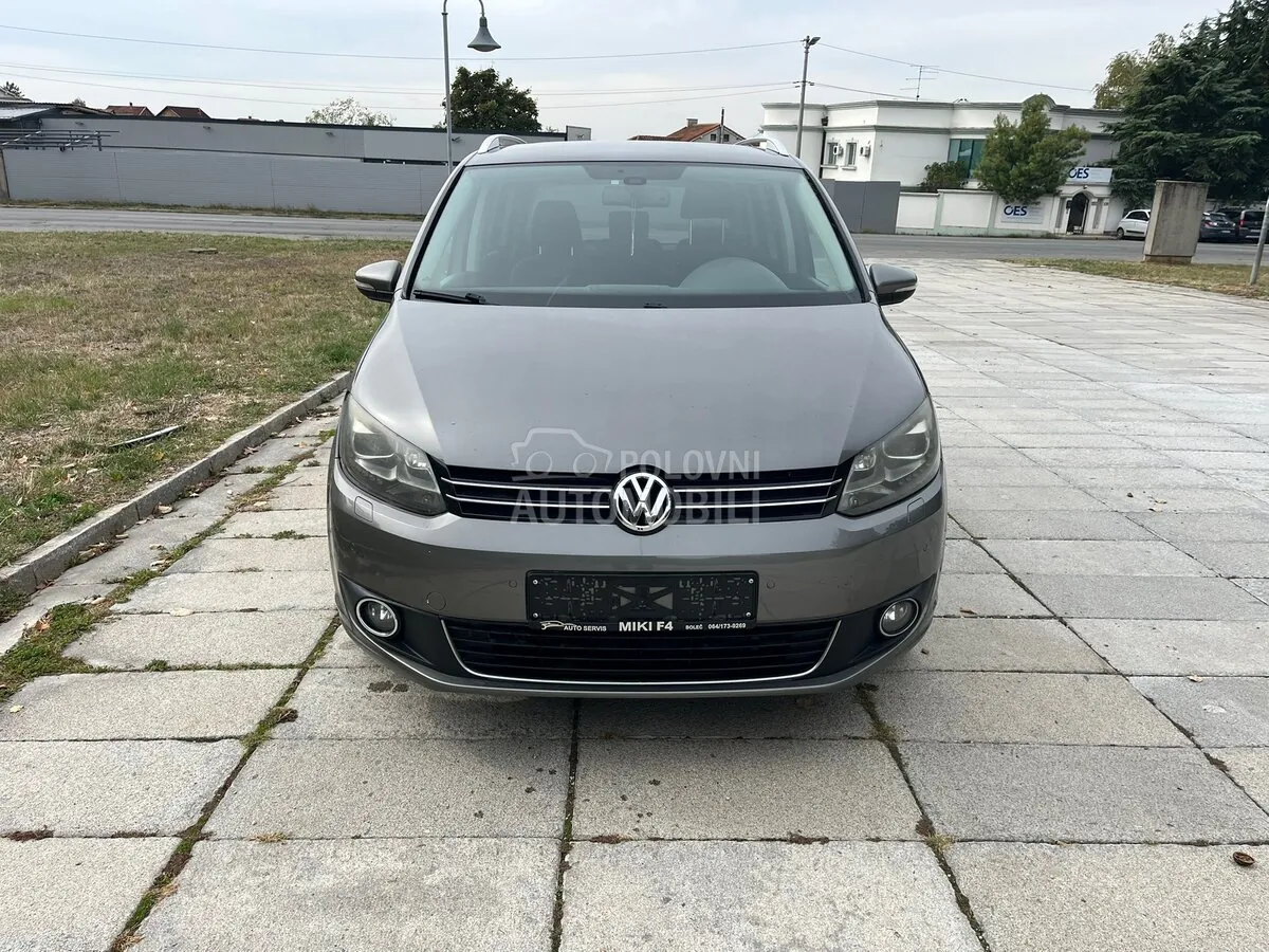 Volkswagen Touran 2010 photo 2