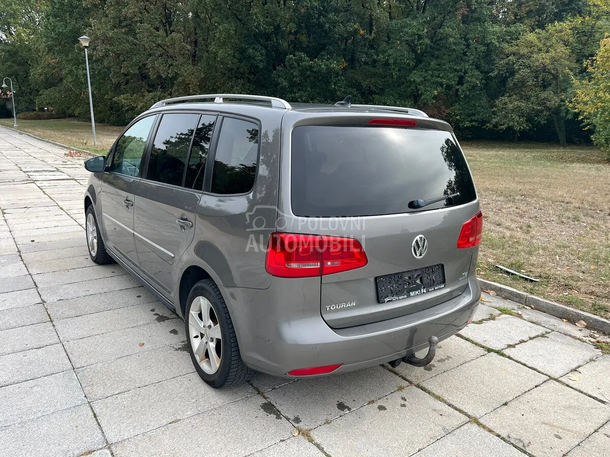 Volkswagen Touran 2010 photo 4