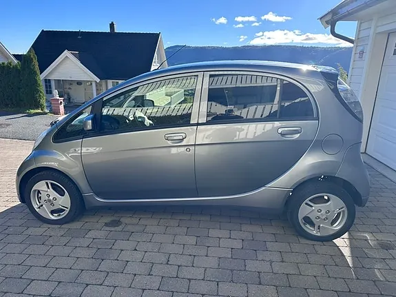 Mitsubishi I-Miev 2013 photo 2