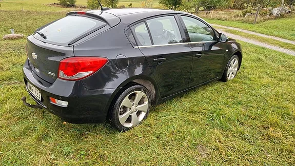 Chevrolet Cruze 2012 photo 2