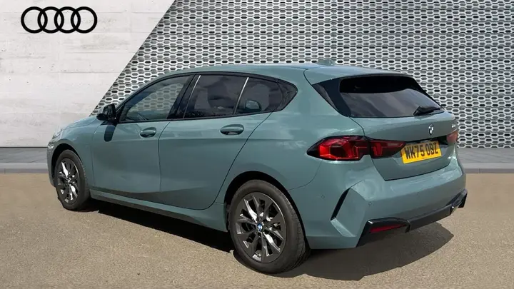 BMW 1 Series 2025 photo 3