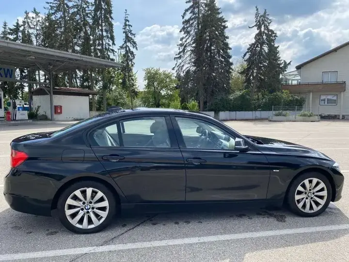 BMW 3 Series 2012 photo 3