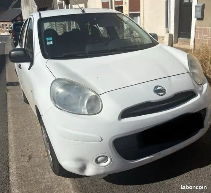 Nissan Micra 2012 photo 2