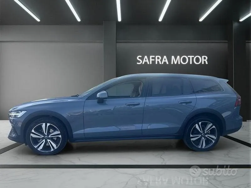 Volvo V60 2023 photo 4