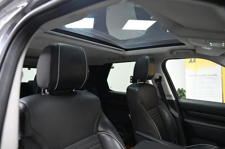 Land Rover Discovery 2019 photo 4