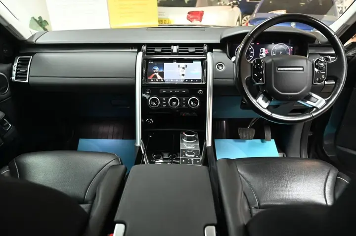 Land Rover Discovery 2019 photo 3