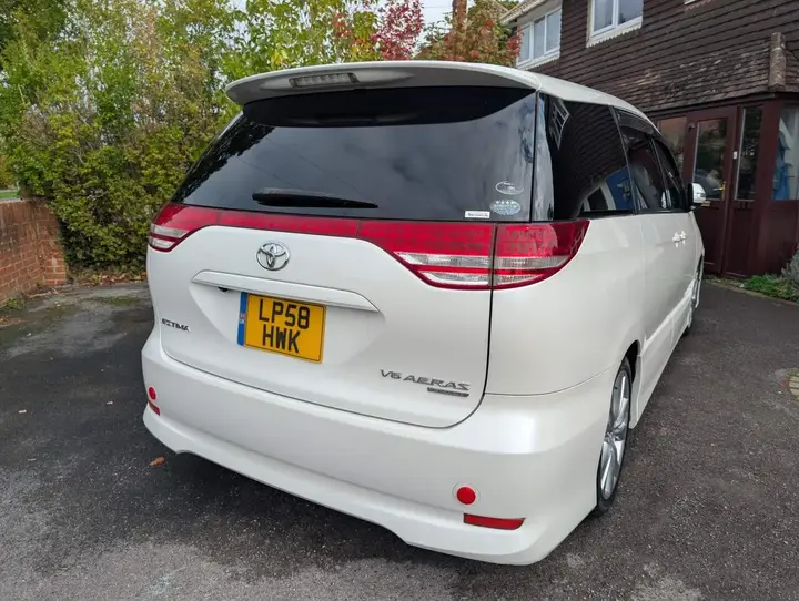 Toyota Estima 2022 photo 4