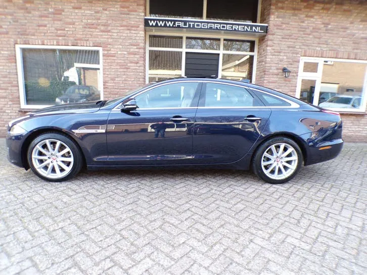 Jaguar Xj 2017 photo 2