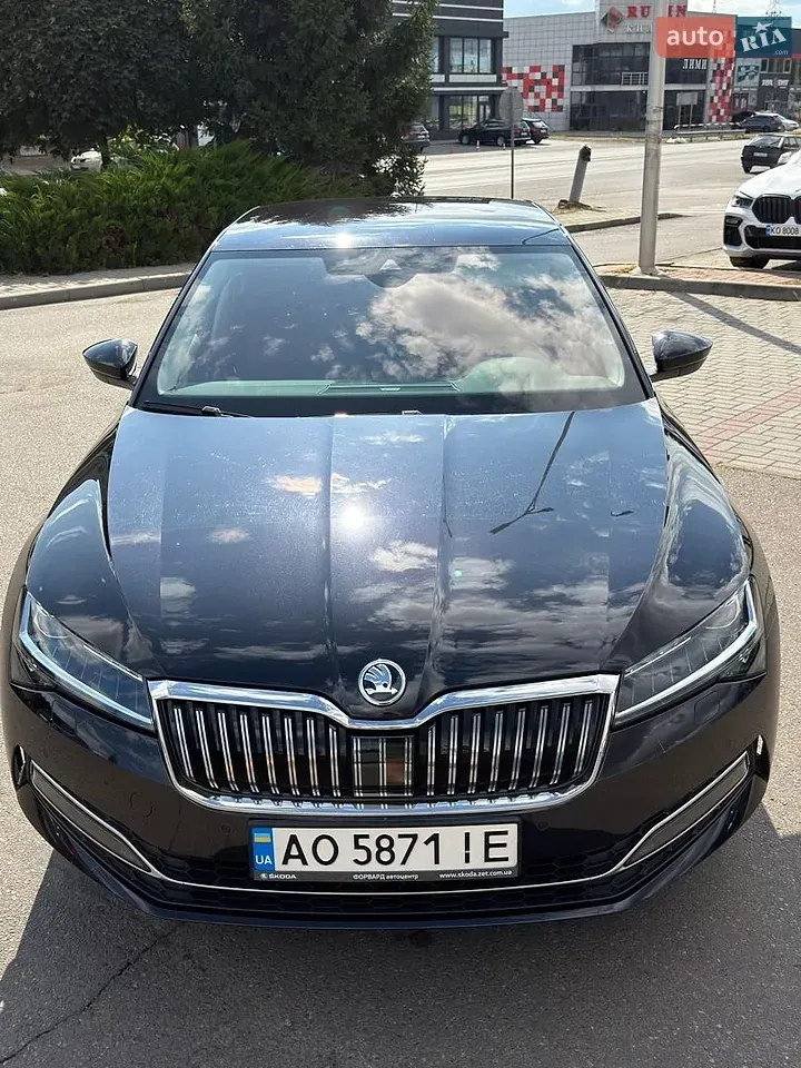 Skoda Superb 2023 photo 3
