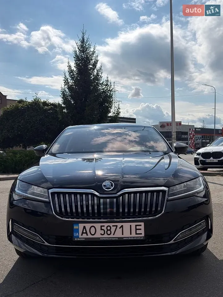 Skoda Superb 2023 photo 2