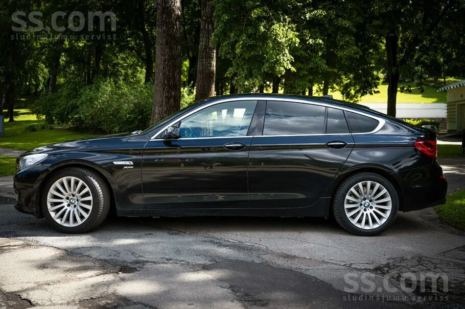 BMW 530 2011 photo 2