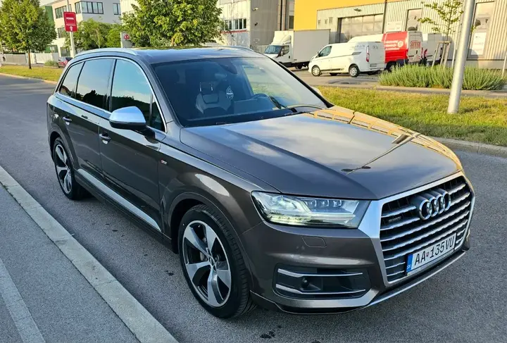 Audi Q7 2018 photo 2