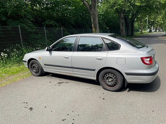 Hyundai Elantra 2004 photo 3
