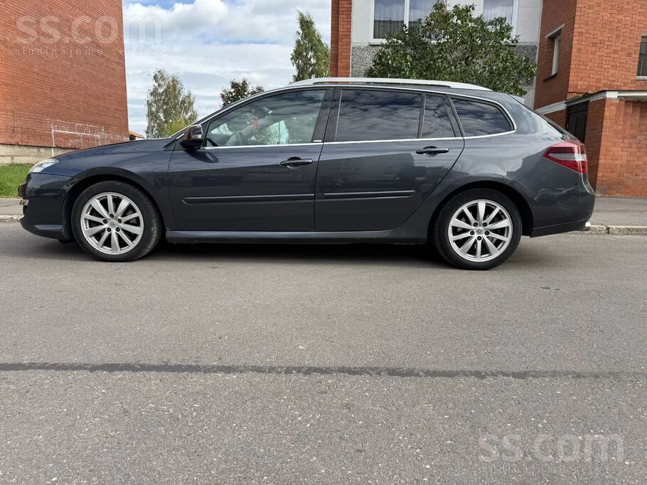 Renault Laguna 2011 photo 3