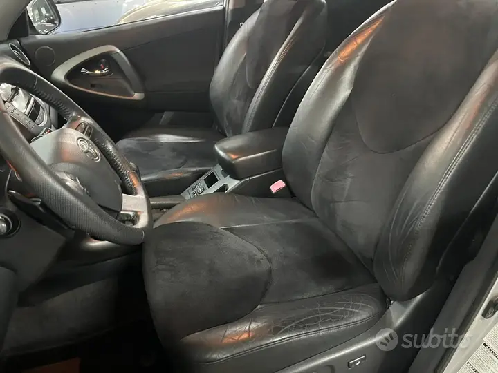 Toyota Rav4 2012 photo 4