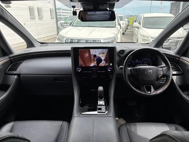 Toyota Vellfire 2024 photo 2