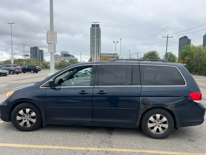 Honda Odyssey 2009 photo 3