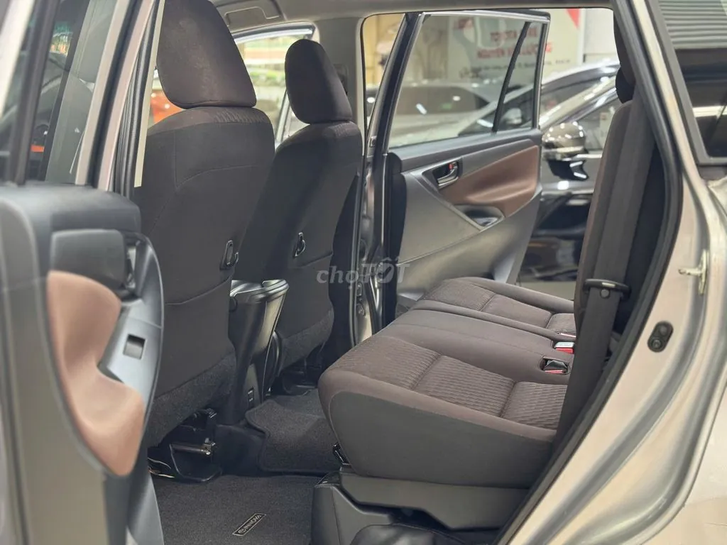 Toyota Innova 2022 photo 2