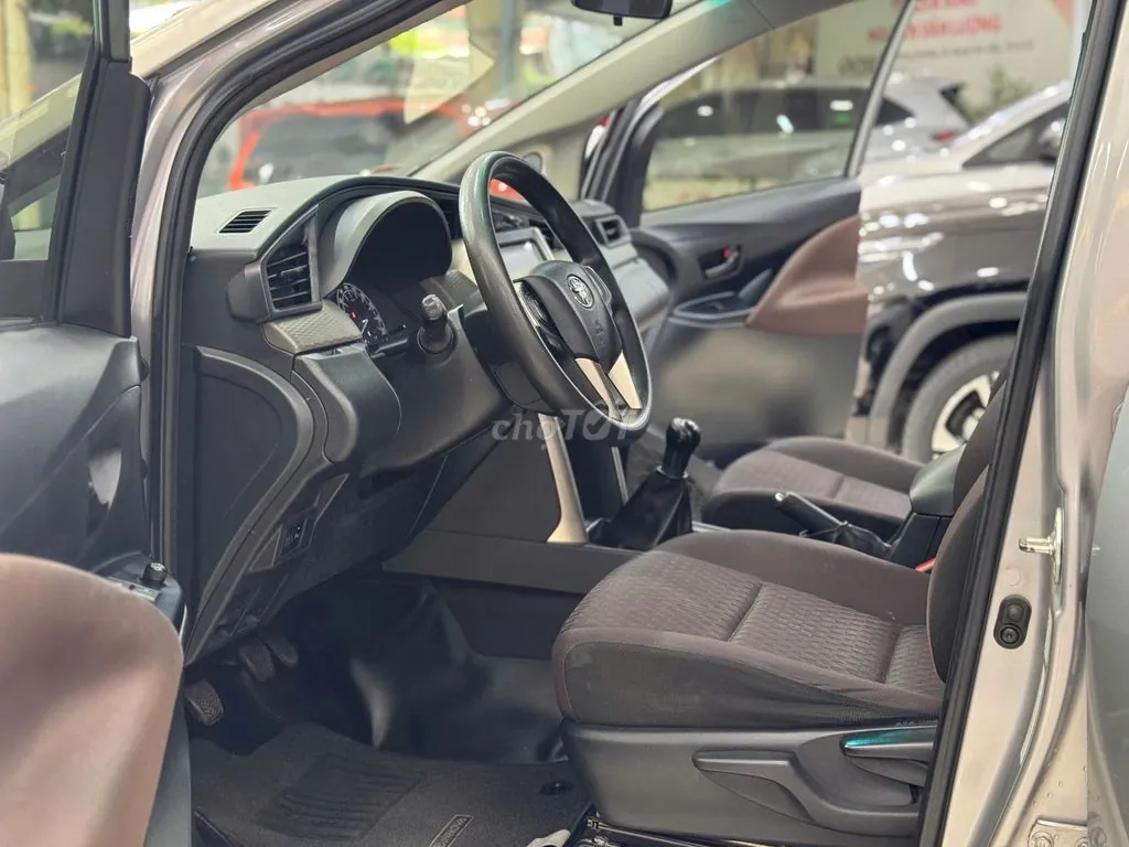 Toyota Innova 2022 photo 4