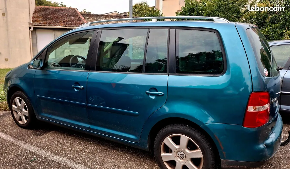 Volkswagen Touran 2004 photo 2