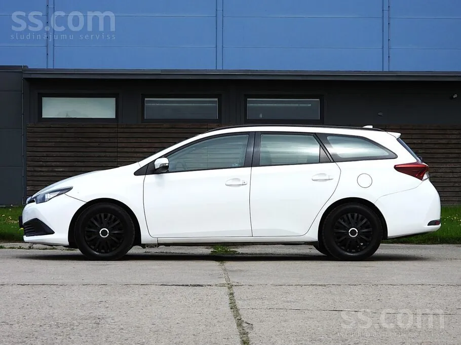 Toyota Auris 2017 photo 4