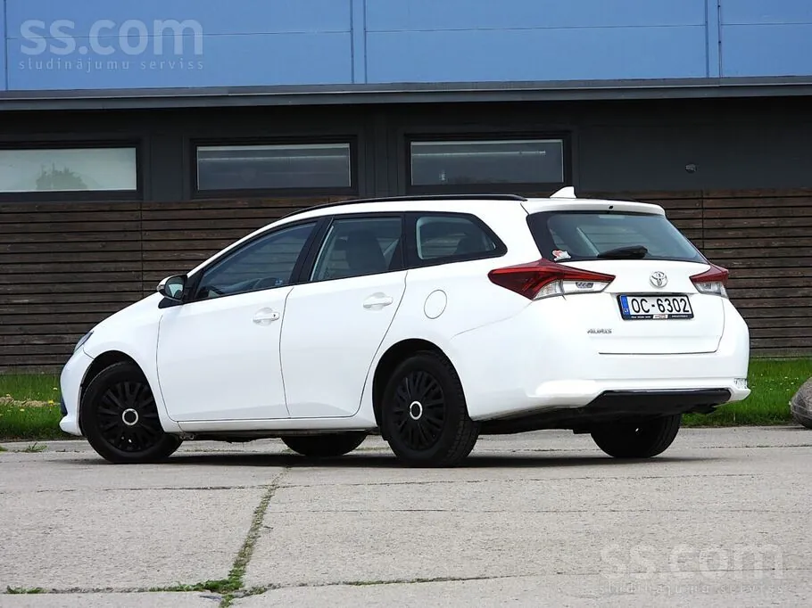 Toyota Auris 2017 photo 5
